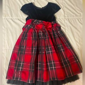 Girls buffalo plaid dress. Size 6.
